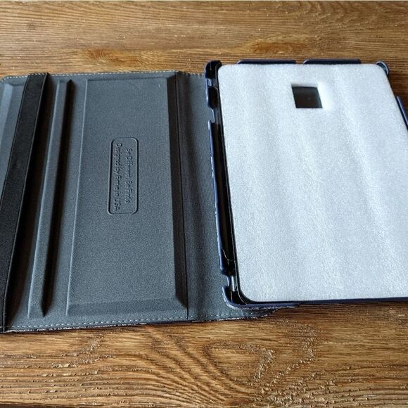 LNWOT Fintie Fire HD 10 Rotating Case - Picture 3 of 12